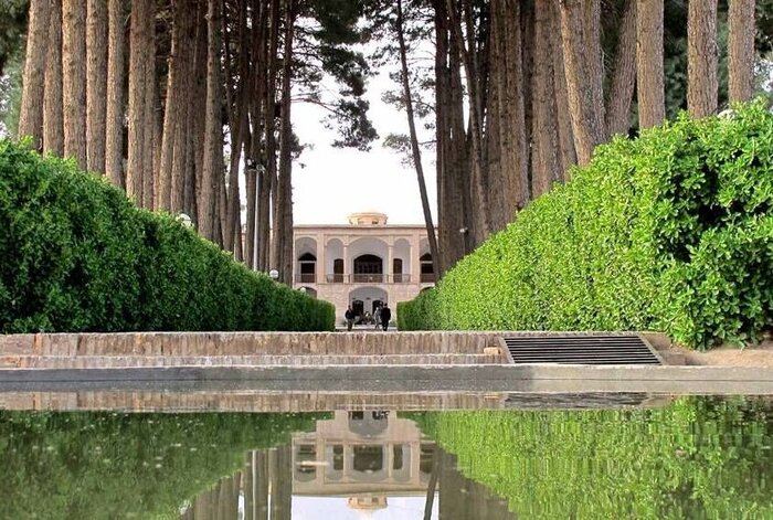 شکوه معماری ایرانی در باغ و عمارت اکبریه بیرجند