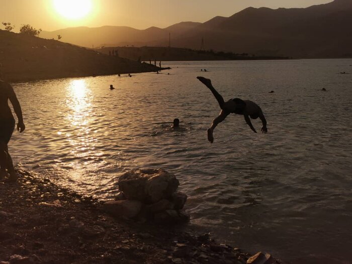 شنا در منابع آبی، تفریحی با چاشنی مرگ + فیلم