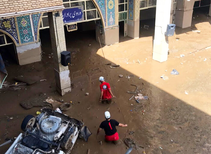 اعزام ۲۷ تیم امداد و نجات شمیرانات به مناطق سیلزده امامزاده داوود (ع) و فیروزکوه