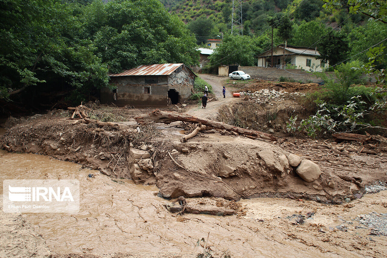 فرماندار نور : سیلاب  بیش از ۲ هزار میلیارد تومان به این شهرستان خسارت زد 