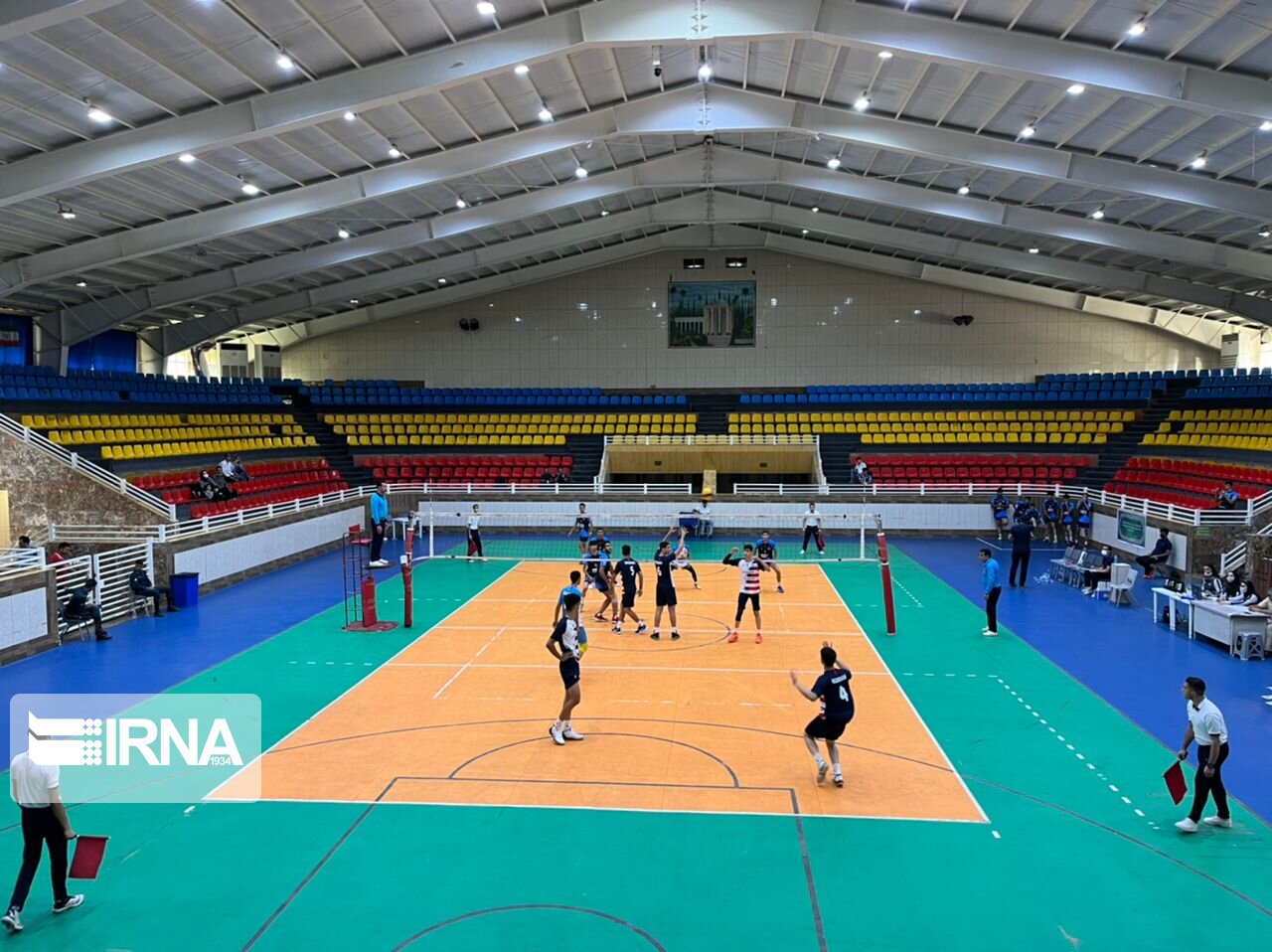 رقابت‌های والیبال نوجوانان منطقه سه کشور در شیراز آغاز شد