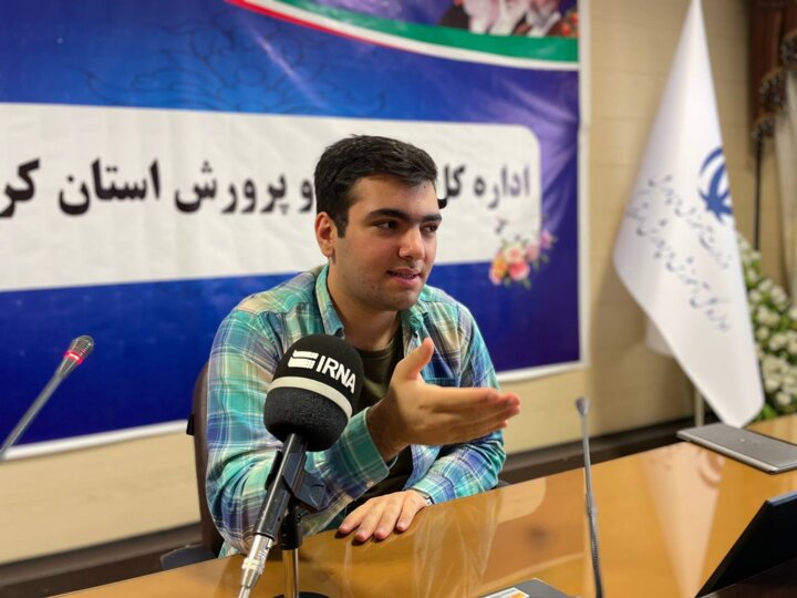 داوطلب کرمانشاهی کنکور: پشتکار مهمترین رمز موفقیتم در کسب رتبه یک بود