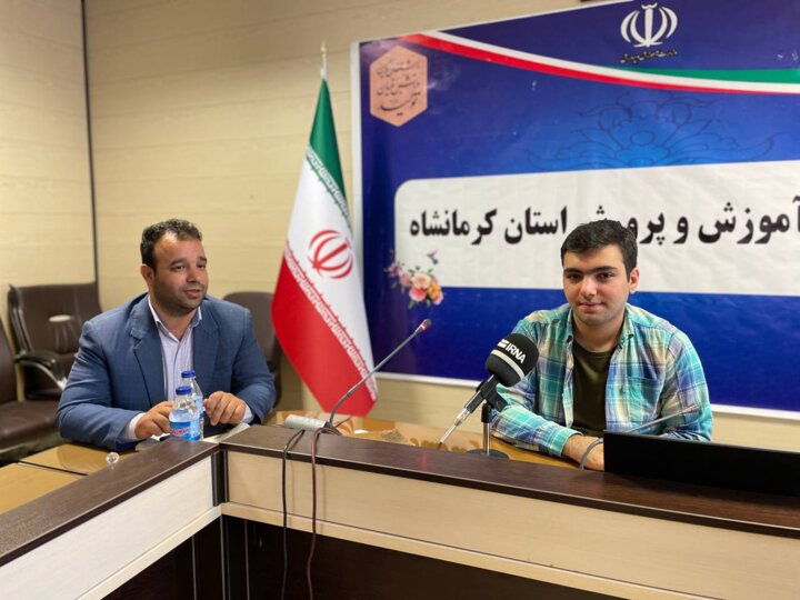 داوطلب کرمانشاهی کنکور: پشتکار مهمترین رمز موفقیتم در کسب رتبه یک بود
