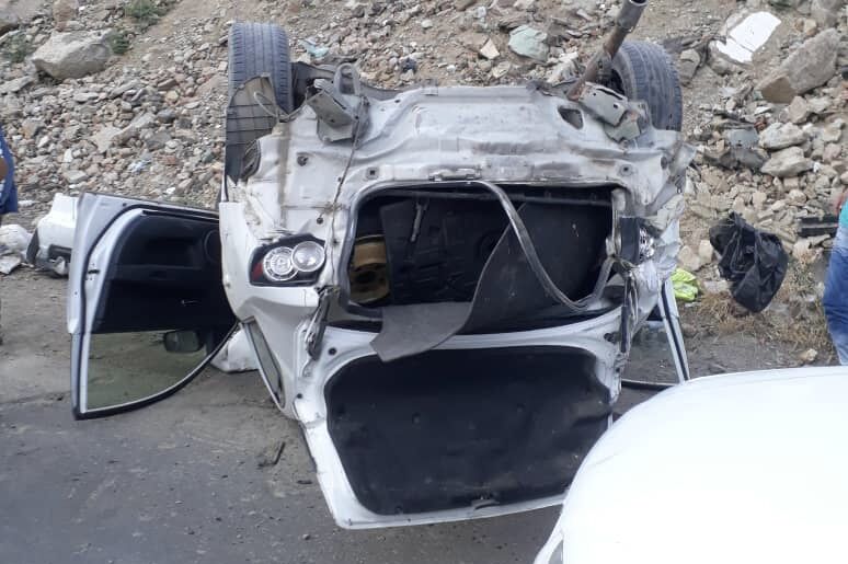 واژگونی مزدا ۳ در جاده کرج - چالوس با یک کشته 