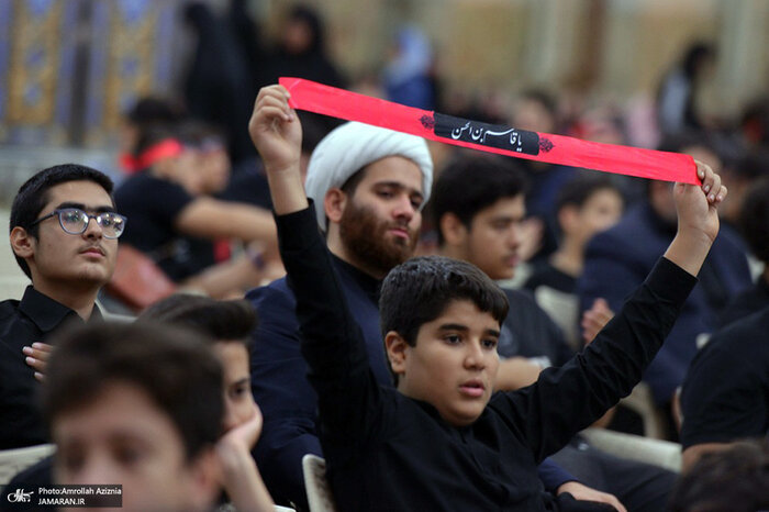 مراسم سوگواری احلی من العسل در حرم مطهر امام خمینی (ره) برگزار شد