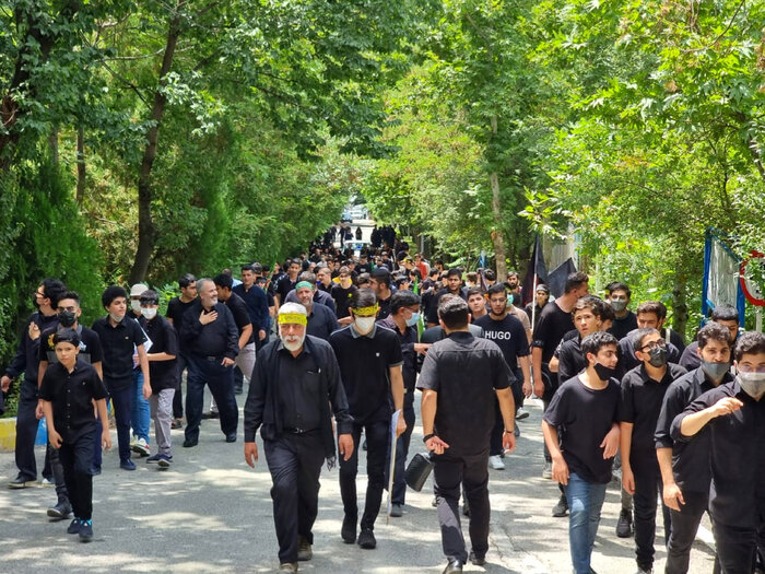 راهپیمایی دانش آموزان شمیرانات به تأسی از نوجوان حماسه آفرین دشت کربلا در نیاوران