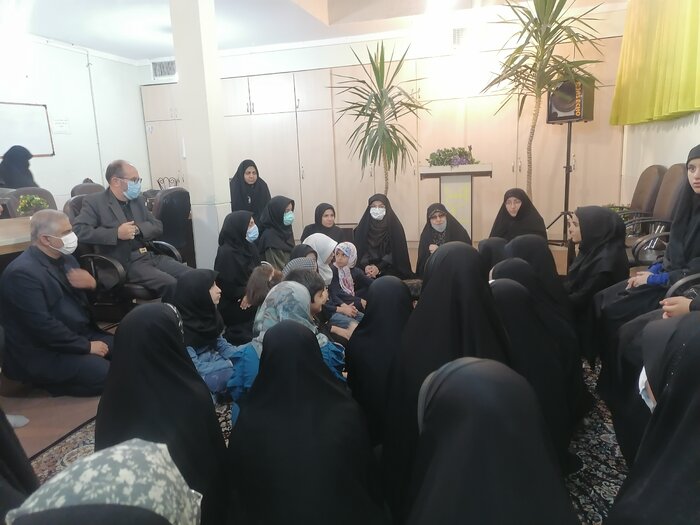 بررسی مشکلات و درخواستهای شاغلان کارگاههای همدان با حضور معاون رییس جمهور