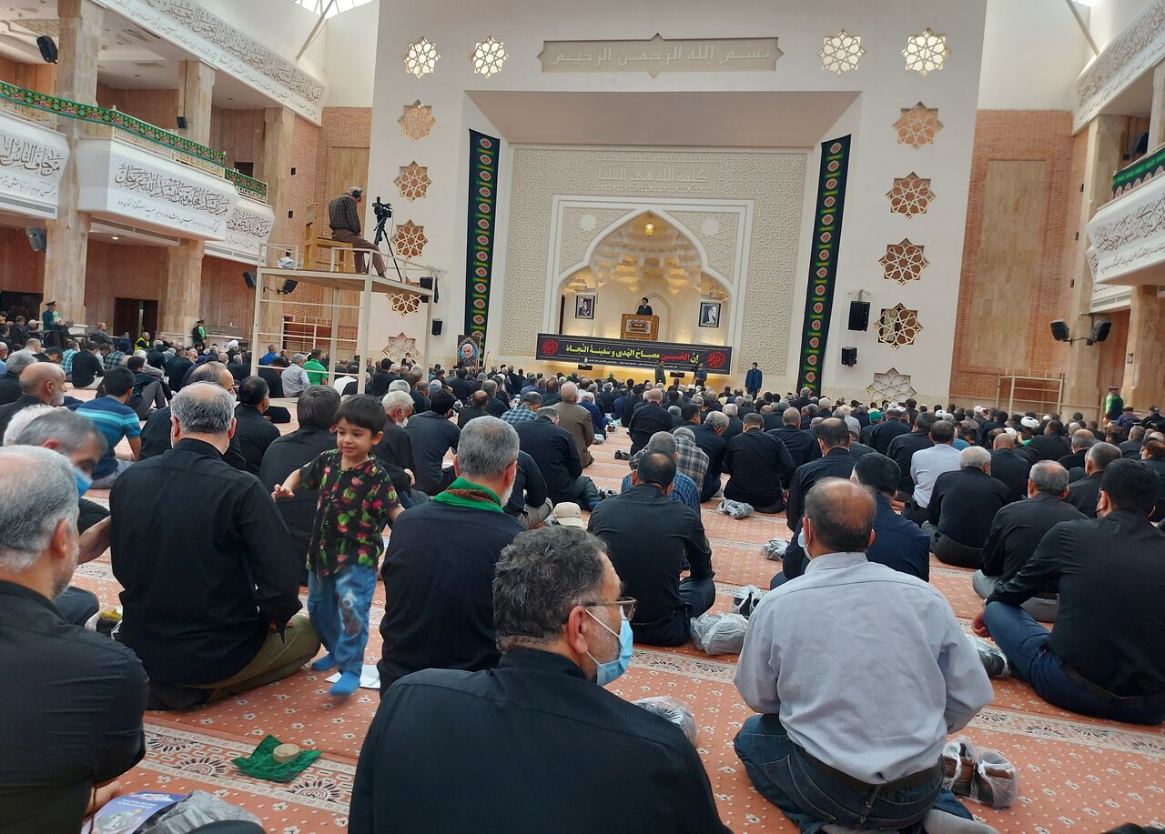 واقعه عاشورا با بهره‌گیری از ظرفیت‌های پژوهشی به مردم معرفی شود