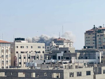 رژیم صهیونیستی غرب غزه را بمباران کرد + فیلم