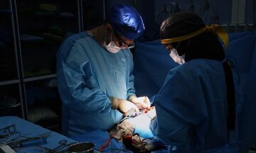 نخستین عمل جراحی لاپاراسکوپی در بخش دولتی کشور در مشهد انجام شد