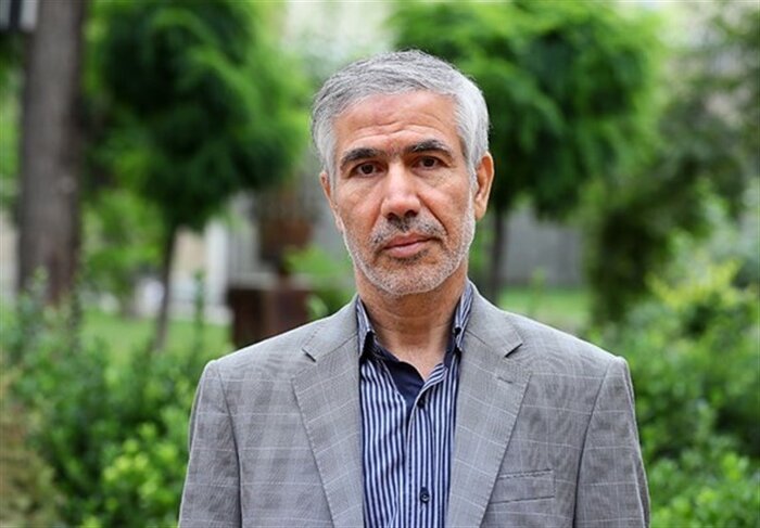 اسماعیلی: غالیگری بزرگترین منکر در شعر آئینی است/ اصیل بودن کمتر از یک درصد شعرهای آئینی