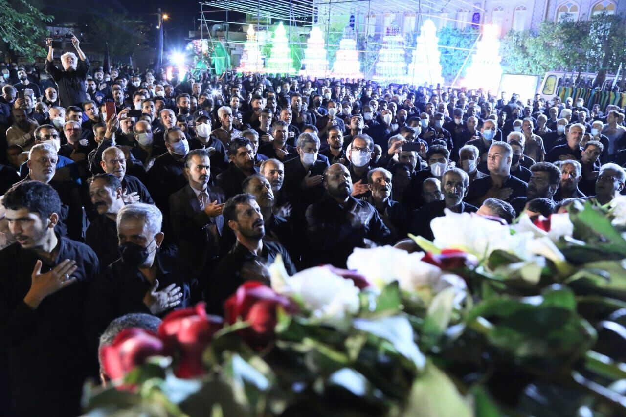 پیکر سردار شهید اسکندری در حرم مطهر شاهچراغ (ع) شیراز آرام میگیرد پیکر سردار شهید اسکندری در حرم مطهر شاهچراغ (ع) شیراز آرام میگیرد