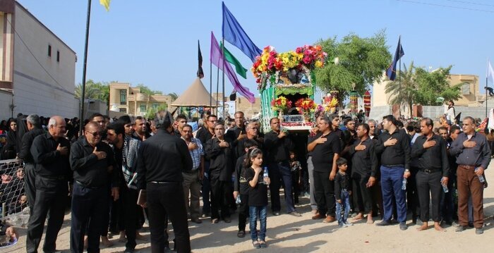 نون پوشون گناوه ای ها نذری برای شفاگرفتن در ماه محرم