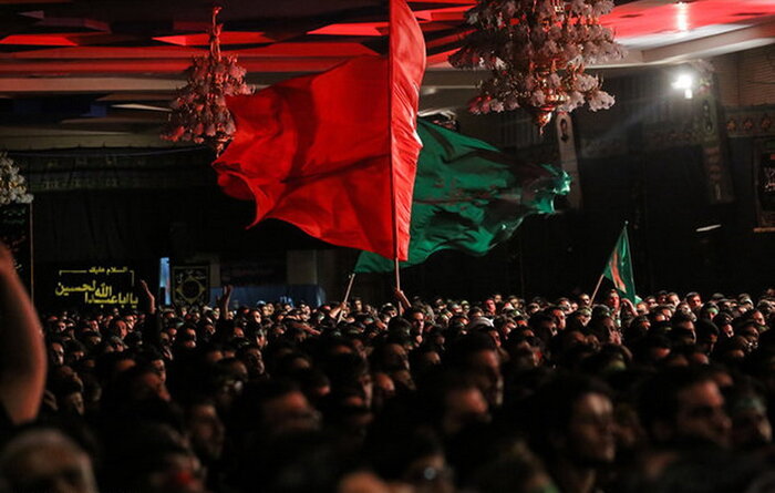 سرخی خون شهادت رخت سیاه به تن کرد