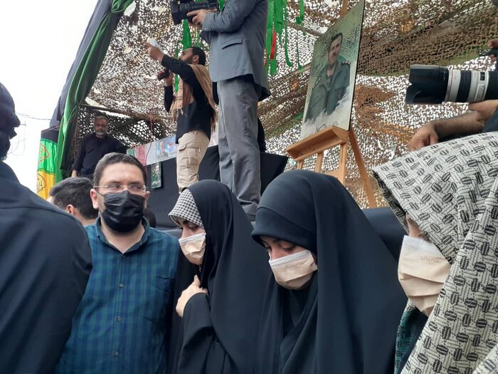 پیکر سردار کابلی از شهدای مدافع حرم بر روی دستان مردم ولایتمدار بهشهر تشییع شد