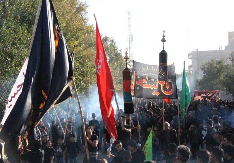 اجتماع بزرگ عزاداران ورامین در تاسوعا برگزار شد
 اجتماع بزرگ عزاداران ورامین در تاسوعا برگزار شد