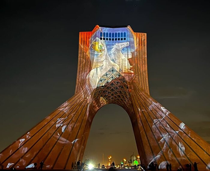 برج آزادی نقش عاشورایی گرفت