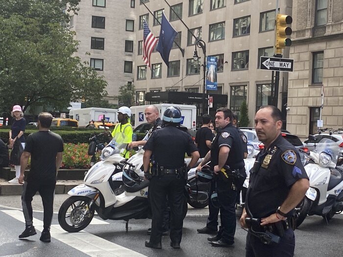 شور حسینی در "روز حسین" (ع) در قلب نیویورک