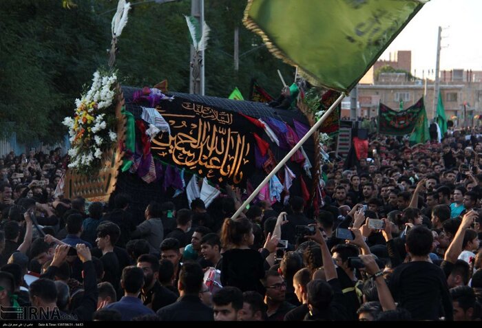 نخلگردانی؛ گنجینهای از آیین سوگواری گلستانیها در عاشورا