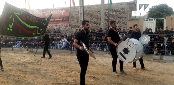 میدان طاق بندرریگ گناوه جلوهگاه سبقت گرمی عشق حسین از دمای ۴۵ درجه