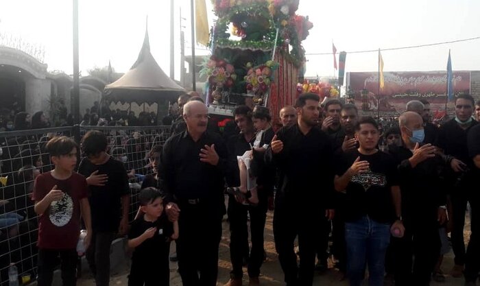 میدان طاق بندرریگ گناوه جلوهگاه سبقت گرمی عشق حسین از دمای ۴۵ درجه