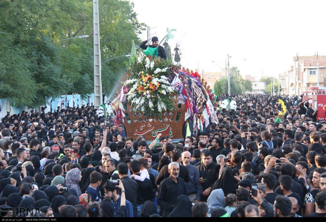 نخل‌گردانی؛ گنجینه‌ای از آیین سوگواری گلستانی‌ها در عاشورا