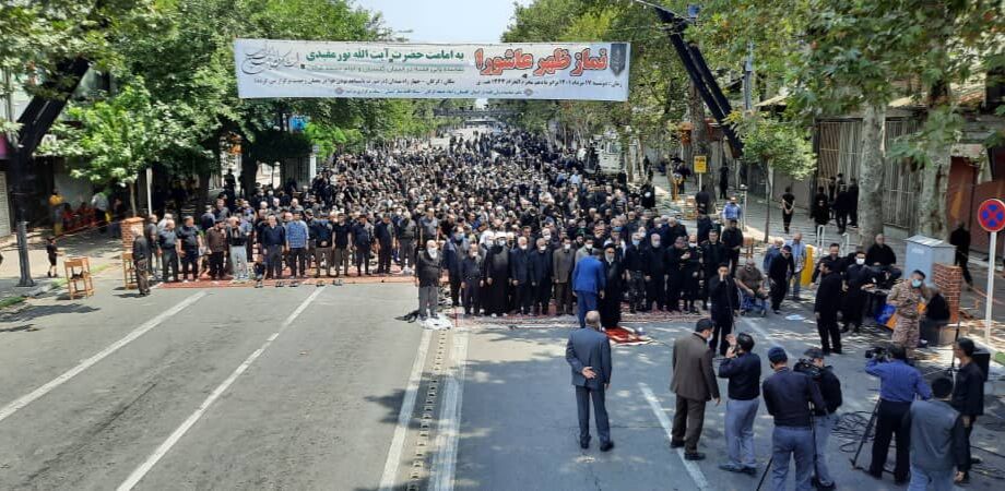 نماز باشکوه ظهر عاشورا با حضور گسترده عزاداران گلستانی اقامه شد