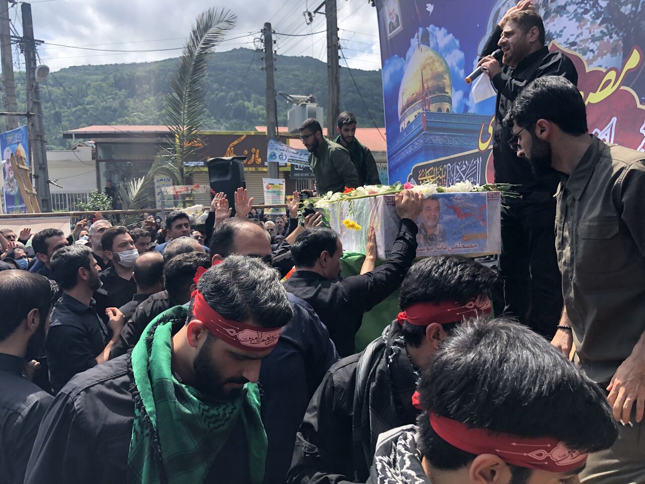 چشم انتظاری به سر رسید؛ پیکر شهید تاش موسی در زادگاهش به خاک سپرده شد+فیلم
