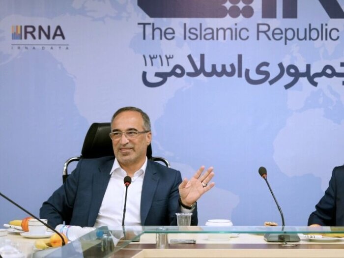 سرخپوشان در انتظار پاسخ استعلام پورعلیگنجی/ توافق باشگاه استقلال و سازمان لیگ درباره تبلیغات محیطی