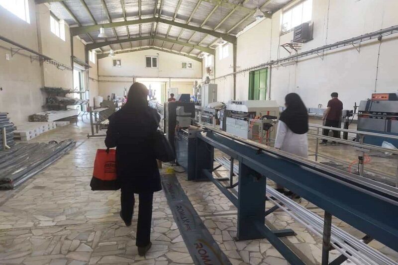 چهار گواهینامه استاندارد محصول دانش بنیان در کردستان صادر شد چهار گواهینامه استاندارد محصول دانش بنیان در کردستان صادر شد