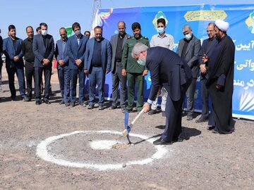 عملیات اجرایی احداث بزرگترین نیروگاه برق خورشیدی کشور در رفسنجان آغاز شد
