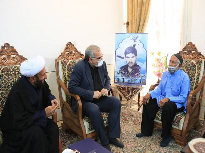 وزیر بهداشت، درمان و آموزش پزشکی از بیمارستان انار بازدید کرد