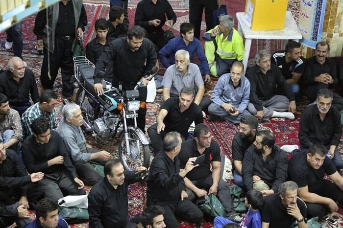 رسم حراجی در حسینیه؛ آئین ۱۰۰ ساله فشمیها