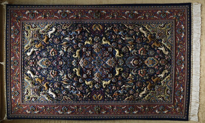 حراج آثار هنری ایران در خارج غمبار است/ سفارتخانهها و رایزنهای فرهنگی در بازاریابی صنایعدستی کمکاری کردهاند