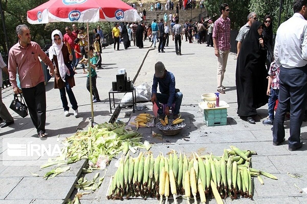 هفت بازارچه برای ساماندهی دست فروشان در بروجرد ایجاد شد