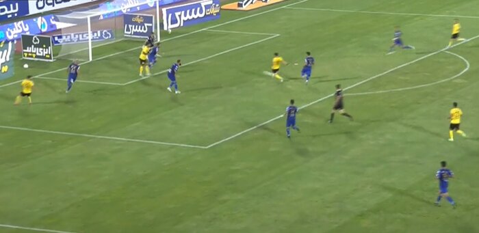 تماشای لیگ برتر از نیمه پُرِ لیوان؛ گلهایی در بیابان