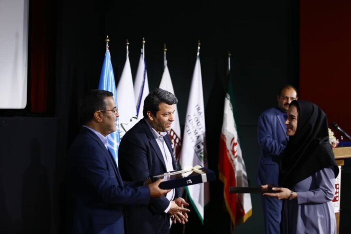 دنیای امروز، دنیای رسانهها و روایتهاست