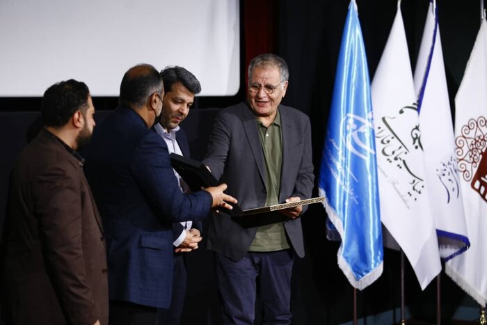 دنیای امروز، دنیای رسانهها و روایتهاست