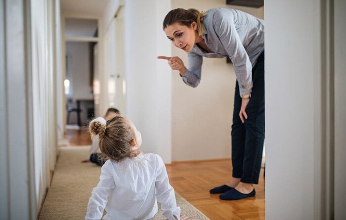 آسیبهایی که والدین کنترلگر به فرزندشان میزنند