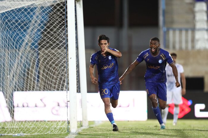 مهاجم مورد علاقه ساپینتو در یک قدمی ترکیب اصلی/ ماجرای حضور «نستا» در پرسپولیس چه بود؟