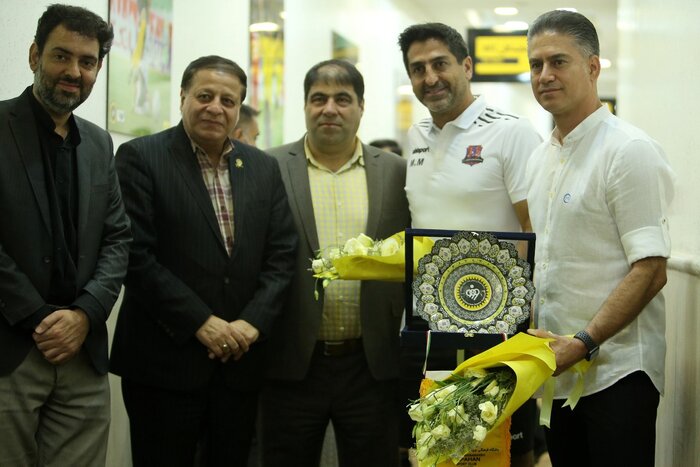 برتری سپاهان مقابل نساجی در دیدار پرحاشیه و جنجالی؛ خط و نشان طلایی پوشان برای حریفان