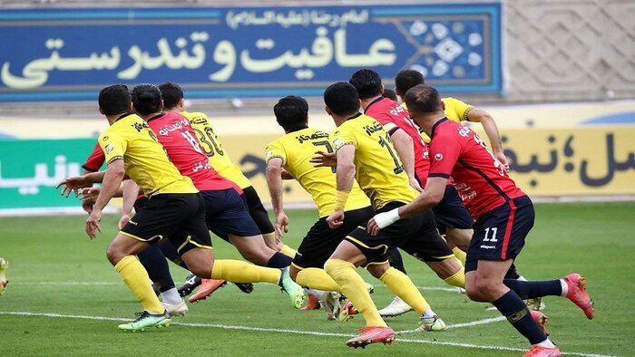 برتری سپاهان مقابل نساجی در دیدار پرحاشیه و جنجالی؛ خط و نشان طلایی پوشان برای حریفان