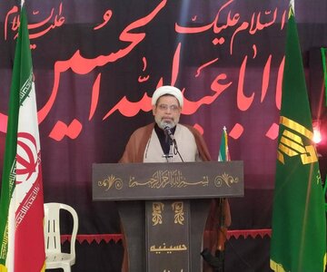 امام جمعه موقت میامی: مشکلات معیشتی با تکیه بر توان داخلی قابل حل است