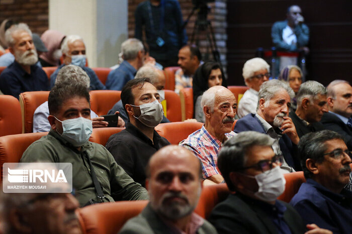 نشان عکس سال مطبوعاتی ایران در دستان عکاس ایرنا 3