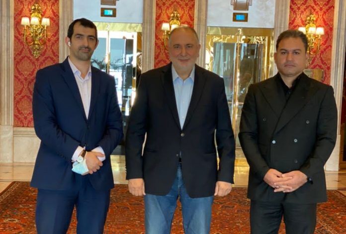 مدیر دفتر منطقه‌ای فدراسیون جهانی بسکتبال وارد تهران شد