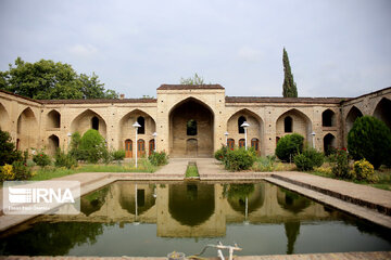 La mosquée iranienne, un lieu de culte et aussi un centre de culture et de science