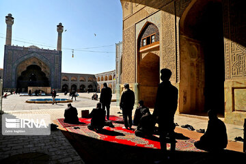 La mosquée iranienne, un lieu de culte et aussi un centre de culture et de science