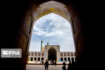 La mosquée iranienne, un lieu de culte et aussi un centre de culture et de science