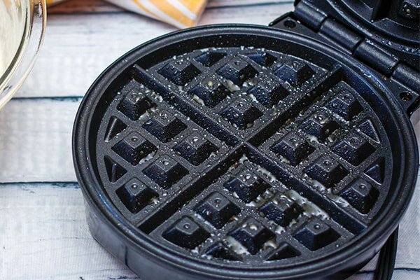 طرز تهیه وافل خانگی ساده و خوشمزه