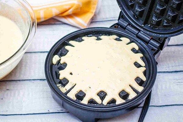 طرز تهیه وافل خانگی ساده و خوشمزه